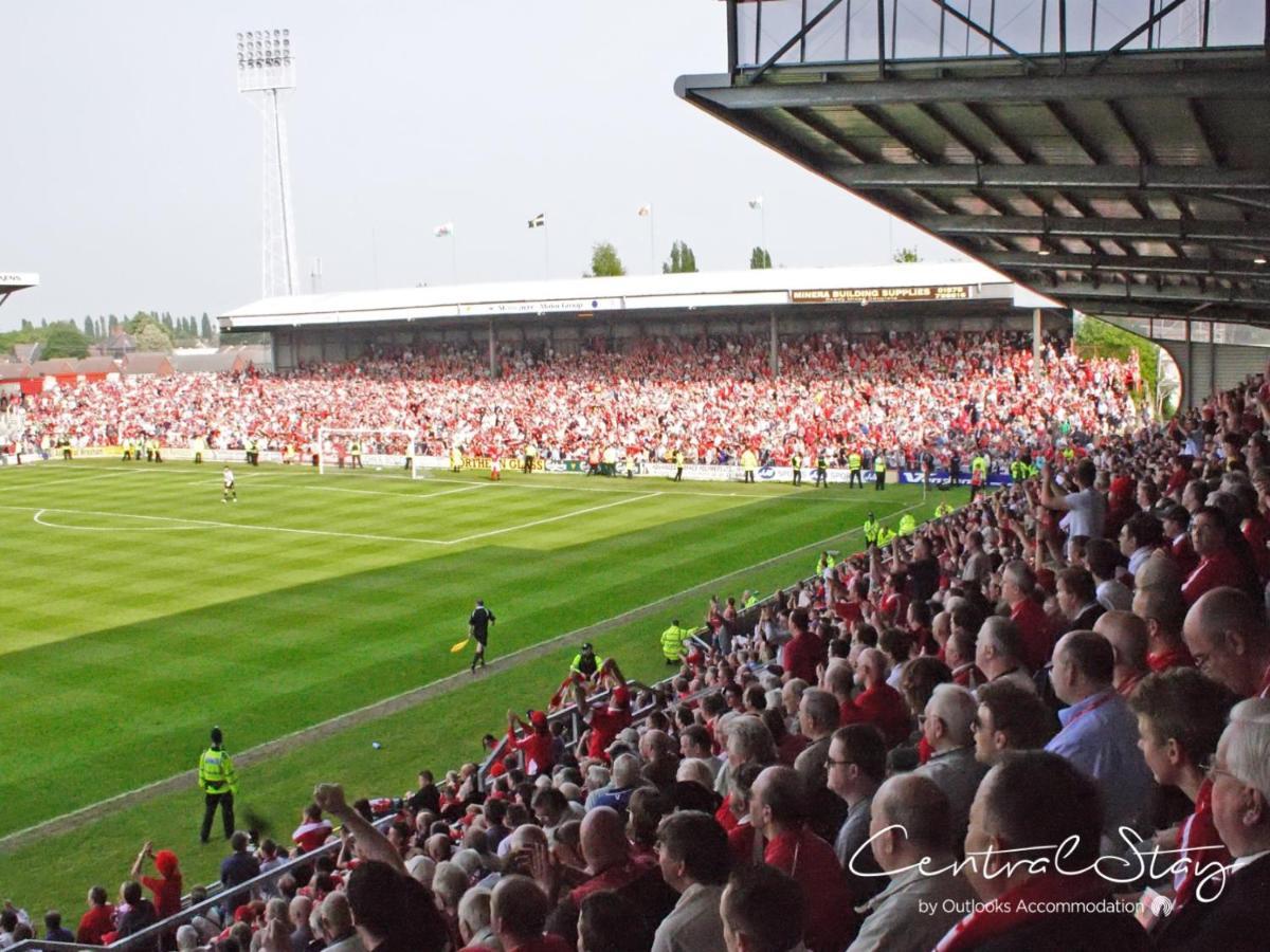 The Lower Gathering - Town Centre - Sleeps Up To 10 Wrexham Kültér fotó