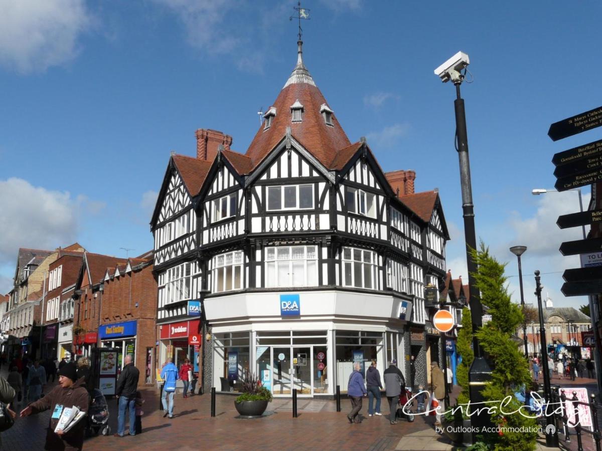 The Lower Gathering - Town Centre - Sleeps Up To 10 Wrexham Kültér fotó